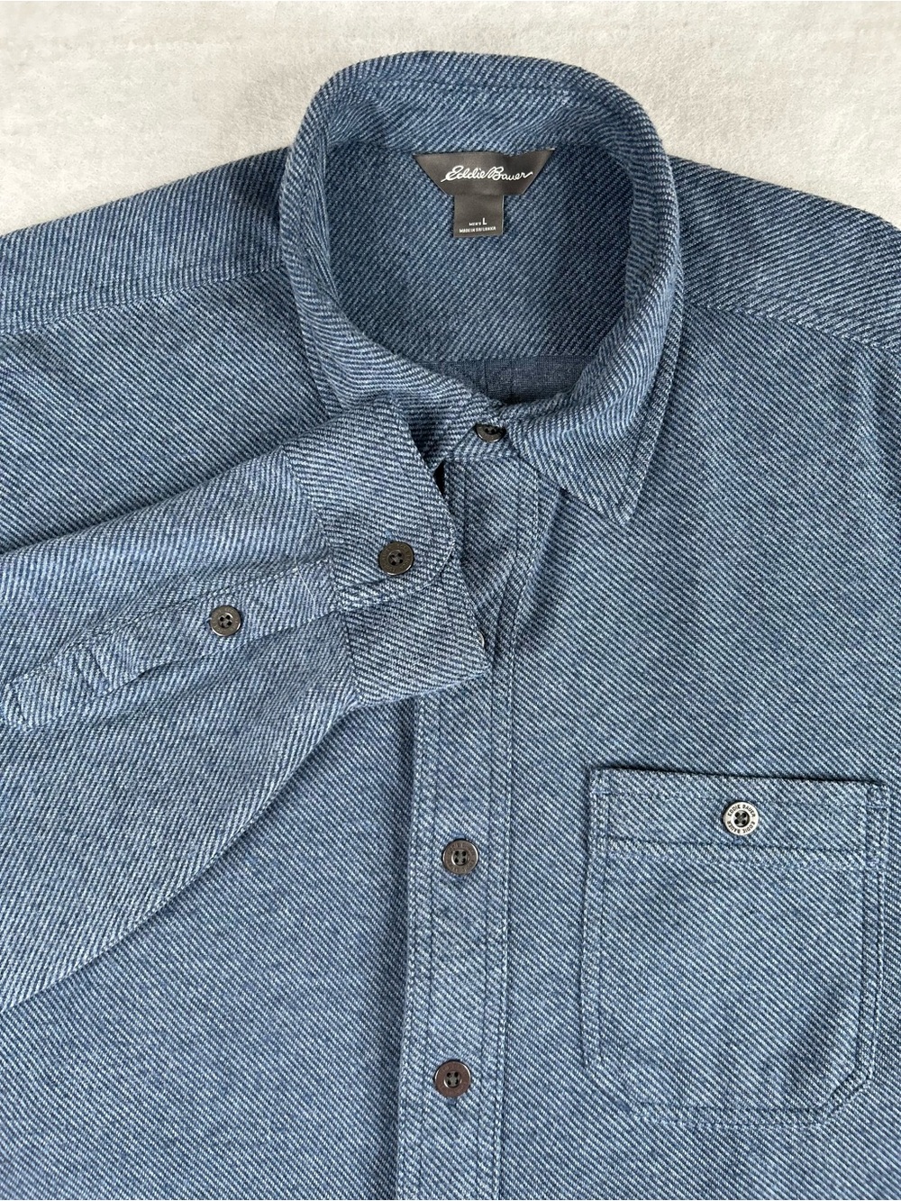Eddie Bauer Shirt Men's Size Large Blue Knit Button-Up Long Sleeve Stretch
